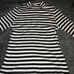 H&M black and white semi turtle neck